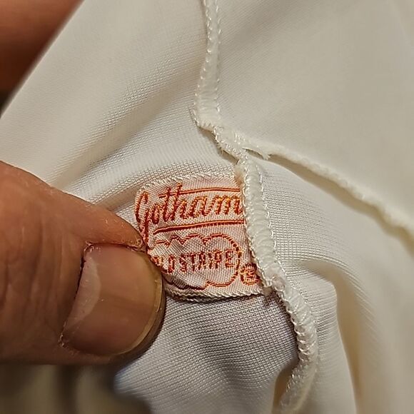 Vintage 1950s Gotham Gold Stripe Nightgown size 32 - Picture 9 of 10